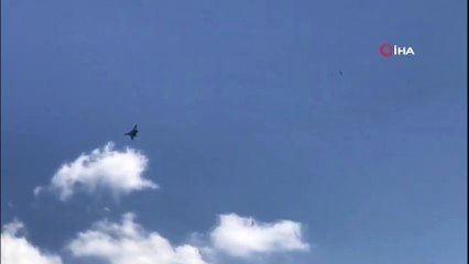 SU-35'in antrenman uçuşu nefes kesti