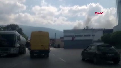 Bursa otoparktaki araçlar alev alev yandı