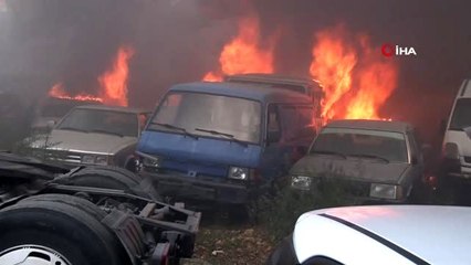 Bursa'da yed-i emin deposunda büyük yangın...Alev alev yanan araçlar kamerada