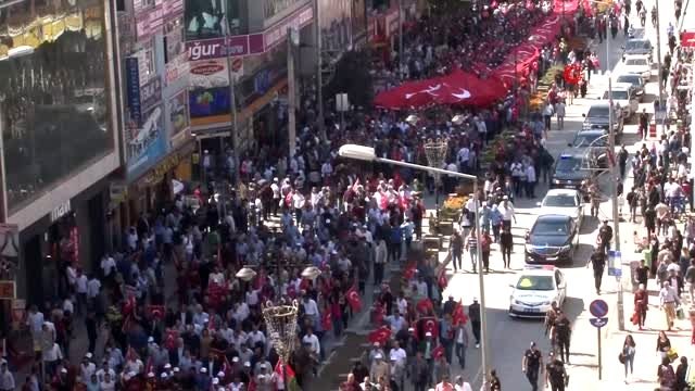 Van'da 'Teröre Lanet, Kardeşliğe Davet' yürüyüşü