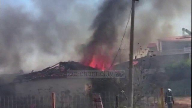 Merr flakë banesa në Lushnje, 6 anëtarët e familjes në qiell të hapur