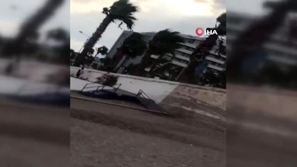 Antalya'da deniz paraşütü kazası: 2 yaralı... Paraşütün düşme anı kamerada