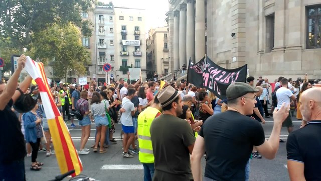 Más de 500 personas se manifiestan en Barcelona por más seguridad