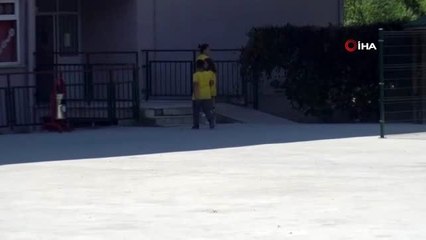 Velilerden taşımalı eğitimde servis sıkıntısına tepki