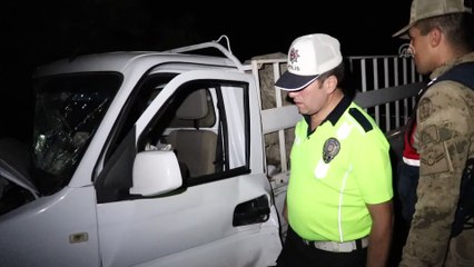 Traktör ile pikap çarpıştı: 3 yaralı - ELAZIĞ