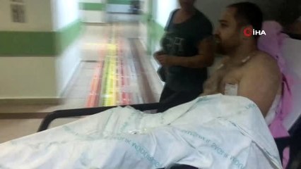 "Ne bakıyorsun" deyip kaldırımda yürüyen vatandaşı 3 yerinden bıçakladı
