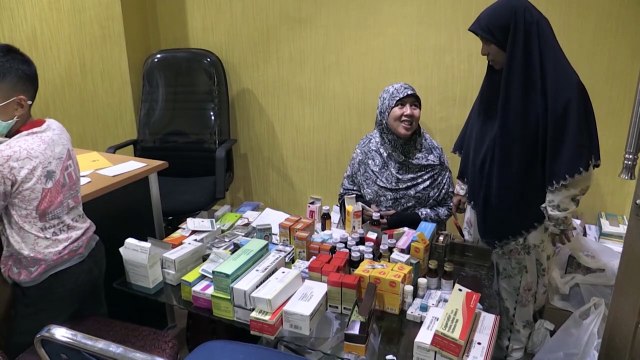 Los bomberos luchan sin descanso contra los incendios en Indonesia