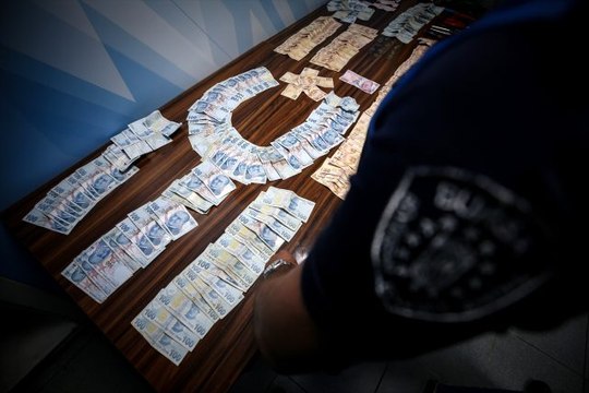 - Dilencinin üzerinden çıkan 16 bin TL zabıta ekiplerini şaşkına çevirdi