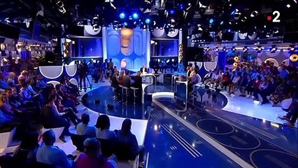 "Yann Moix ne sait rien de moi" : Laurent Ruquier lit le droit de réponse du frère de l'écrivain sur le plateau d'"On n'est pas couché"