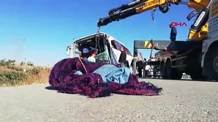 Afyonkarahisar'da yolcu otobüsü devrildi: Ölü ve yaralılar var