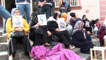 Annelerin HDP önündeki evlat nöbeti 13'üncü gününde