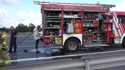 TEM Otoyolu’ nda otomobil alev alev yandı
