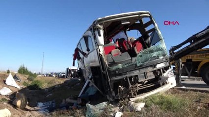 Afyonkarahisar'da yolcu otobüsü devrildi 1 ölü, 40 yaralı