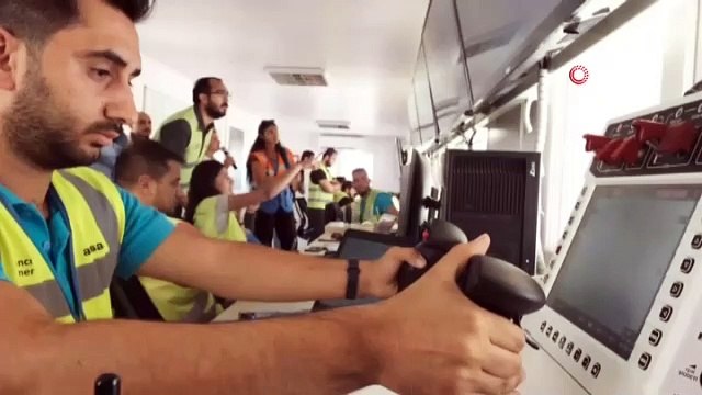 Çankırı’nın Çerkeş ilçesinde meydana gelen 4,7 ve 4,8 büyüklüğünde depremler güvenlik kameralarına yansıdı. Çerkeş ilçe merkezinde bir marketin güvenlik kameralarında deprem görüldü. Kamerada deprem esnasında kamerasının sallanması görülüyor.