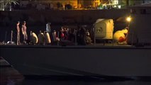 Desembarca en Italia un barco con 82 personas rescatadas en el Mediterráneo