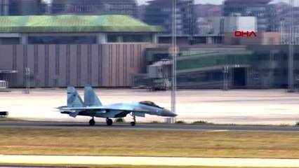 Rus savaş uçağı su-35 antrenman uçuşu yaptı