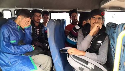 Sahte pasaportlu göçmenleri polisin dikkati yakalattı