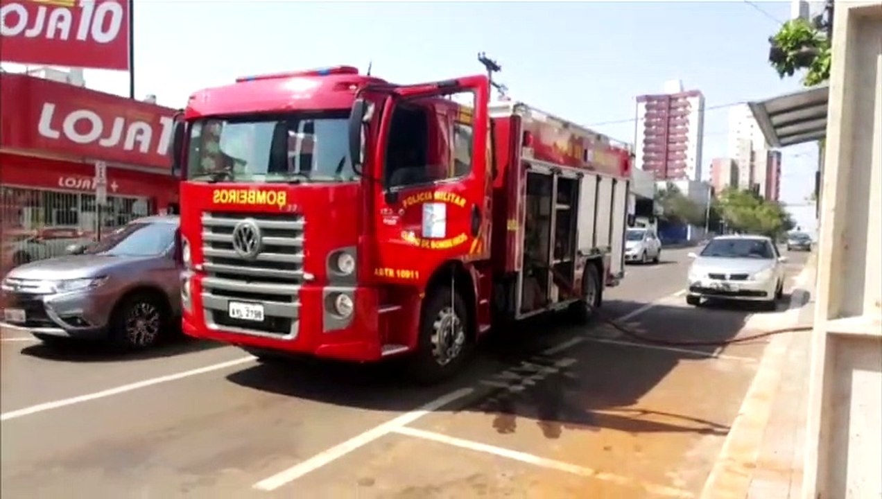 Incêndio em entulhos mobiliza Corpo de Bombeiros no centro