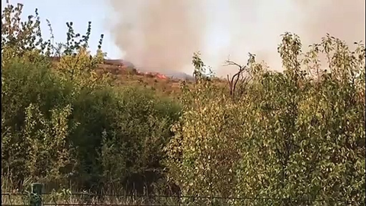 VIDEO - Les images impressionnantes d'un feu au Puy de Chanturgue à Clermont-Ferrand