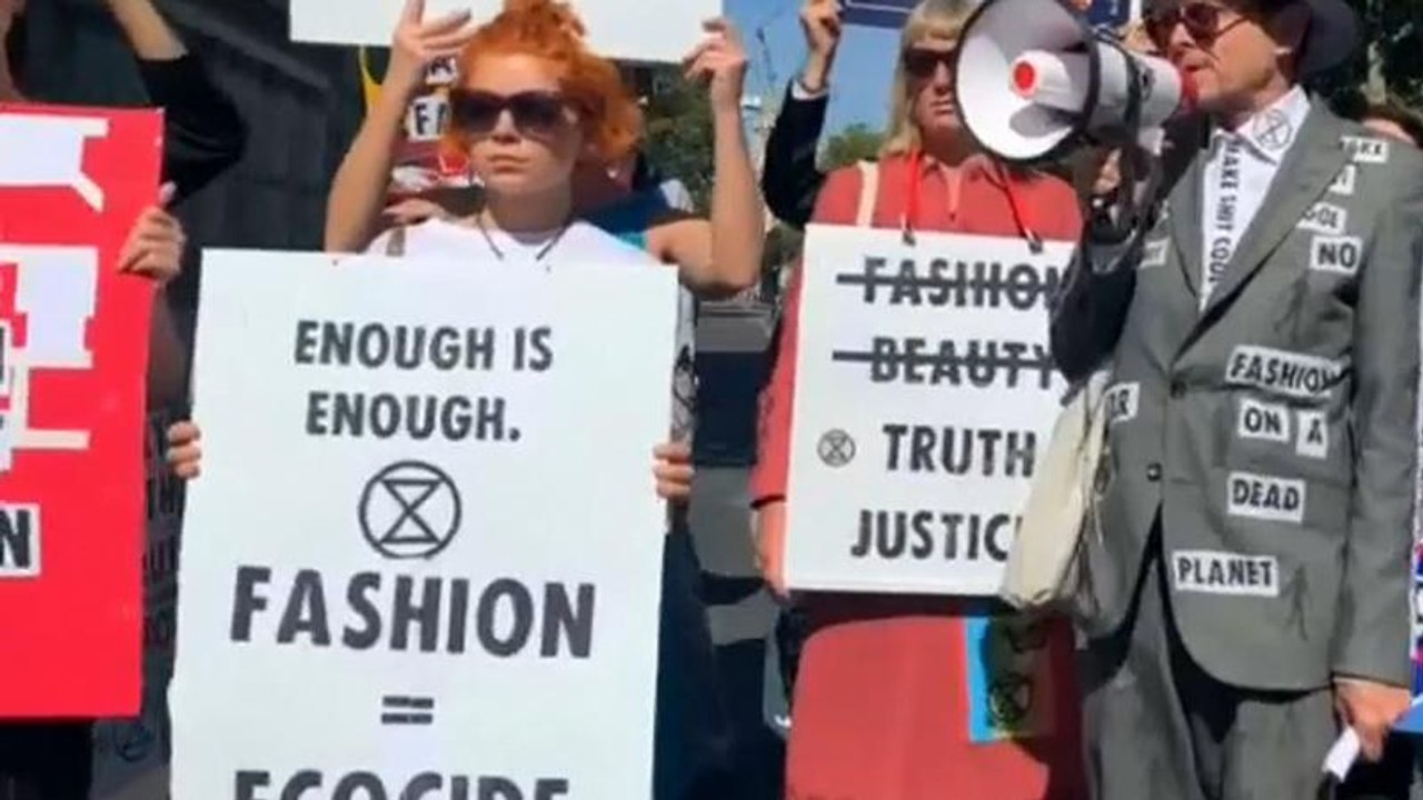 'Klimanotfall Mode' - auf der London Fashion Week