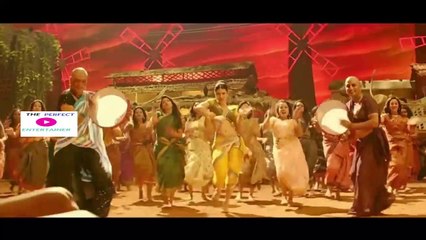 Film actress shruti hassan amazing scene in saree and pink blouse and lehnga