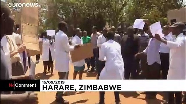 Врачи Зимбабве вышли на акцию протеста