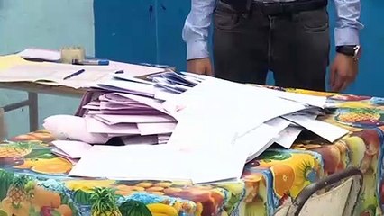 مرشحان "ضد النظام" يؤكدان انتقالهما للدورة الثانية من الانتخابات الرئاسية التونسية