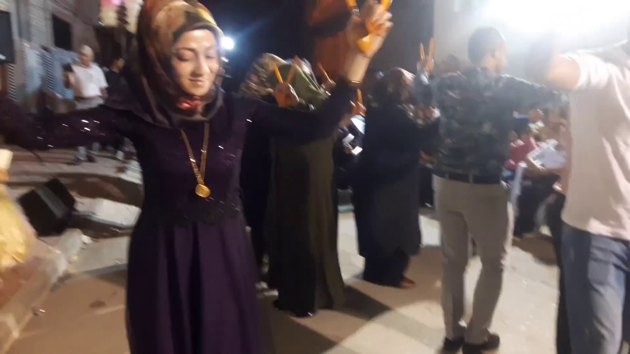 Kaşık havası böyle oynanır