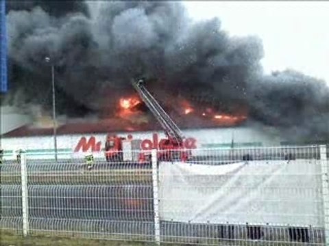 Feu Mr Bricolage Conflans en jarnisy le 03/01/2008