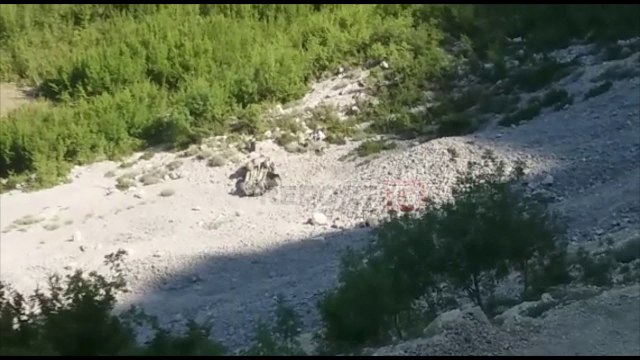 Krujë- Fuoristrada del nga rruga përfundon në greminë! Humb jetën 52-vjeçari, rëndë dy të tjerë