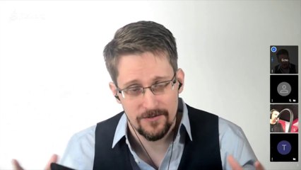 Edward Snowden sur les GAFAM : "On voit l'autoritarisme croître à travers le monde, et la réalité, c'est que tout cela fait partie de la même menace, ces entreprises fonctionnent comme des bras armés des gouvernements"