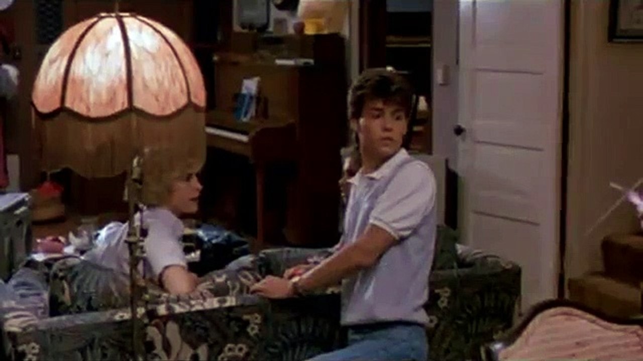 A Nightmare on Elm Street Movie (1984) - Johnny Depp, Robert Englund