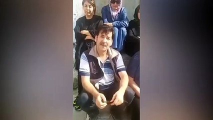"Mağdur annesiyiz" diyen bir grup aile, AKP İl Binası'nın önünde oturma eylemi başlattı