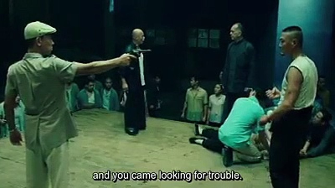 Ip Man save his disciple and catch bad guys