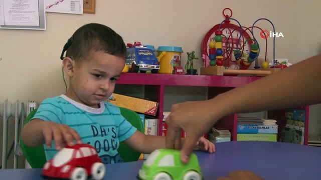 Çocuk gelişimi ve eğitimcileri, anne ve babalara kılavuz oluyor