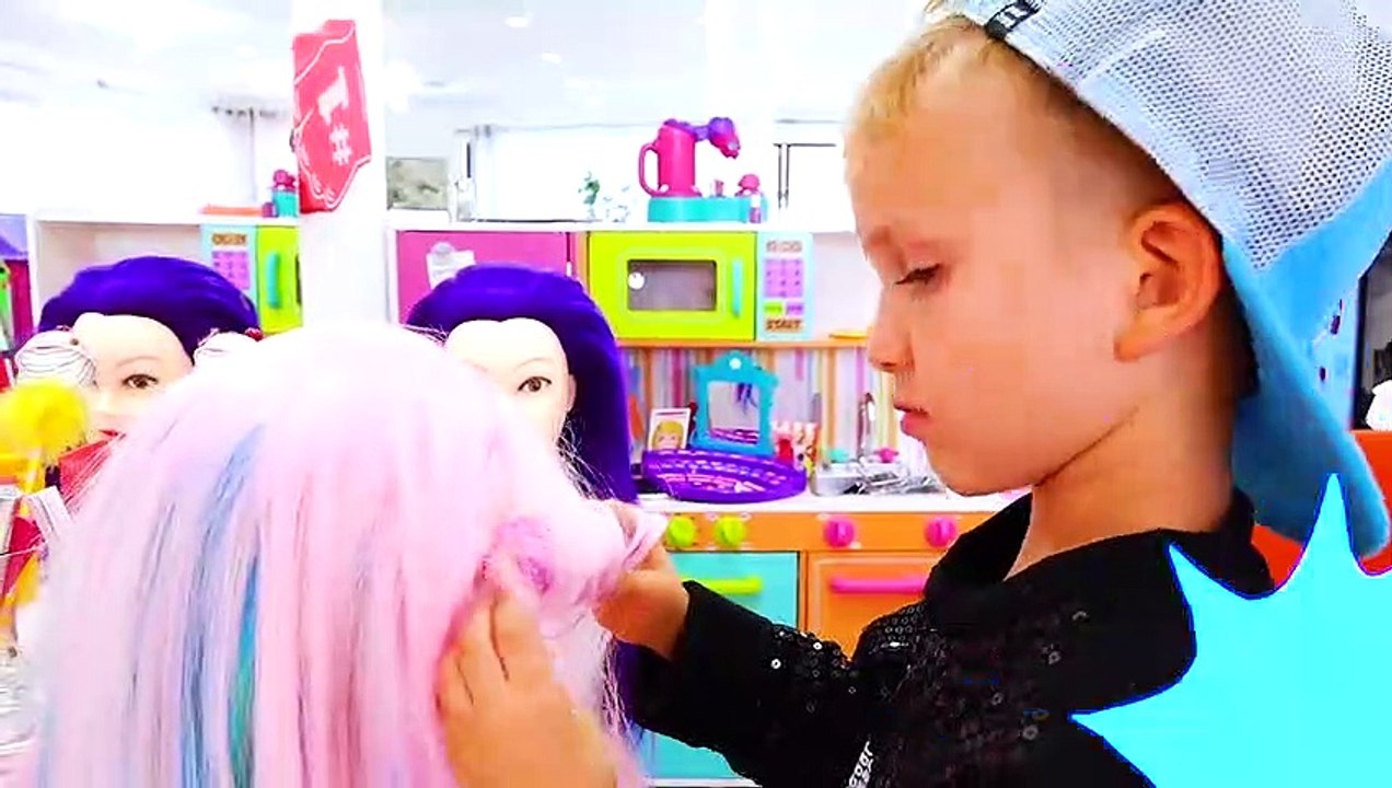 Vlad and Nikita play at the beauty salon