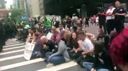 New York’ta Microsoft'a 'göçmen kamplarının kapatılması' protestosu: 76 gözaltı