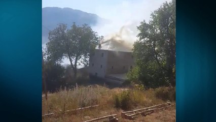 Report TV - Flakët përpijnë shtëpinë në Dibër, banorët thirrje për ndihmë