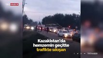 Kazakistan'da tren yolcu otobüsüne çarptı