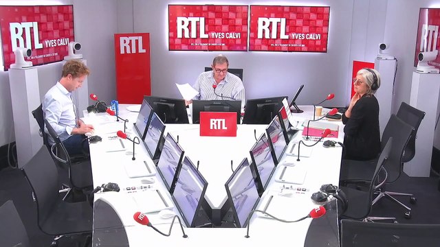 Hollande conseille de se méfier de ceux qui se disent ni de gauche, ni de droite