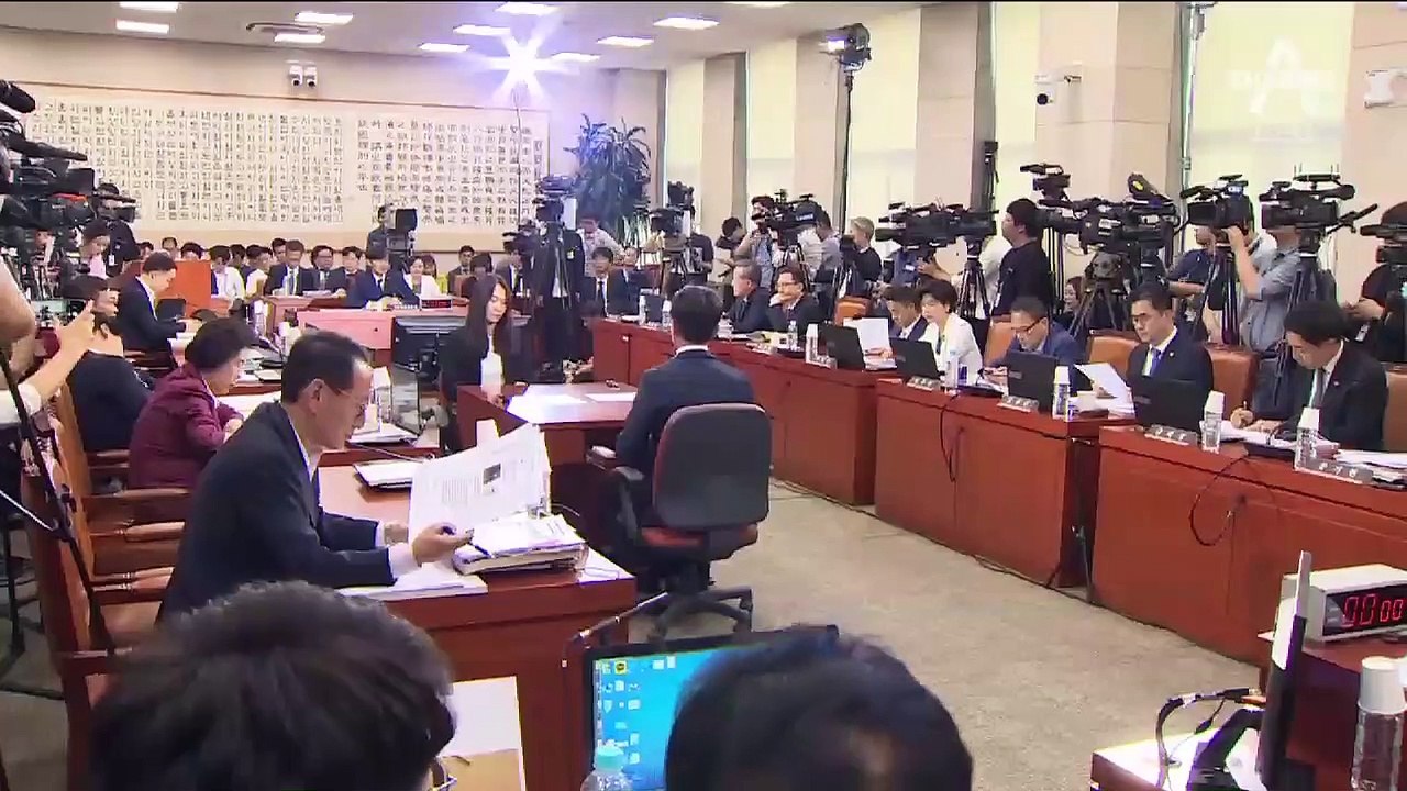 피의사실 공표 입장 논란…조국 “정당한 언론 자유” 부메랑