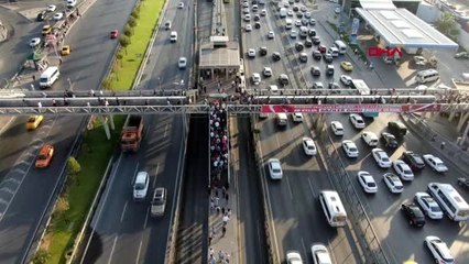 Tatil bitti, okullar açıldı, metrobüs çilesi başladı- 1