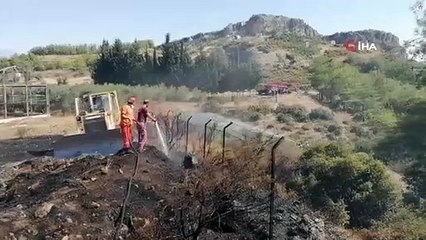 Arap Beleni’nde çıkan anız yangını ormana ulaşmadan söndürüldü