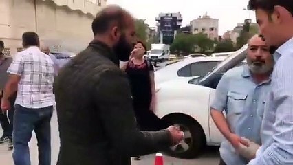 AKP il binası önünde eylem yapmak isteyen Cemal Yıldırım'ın gözaltı anı