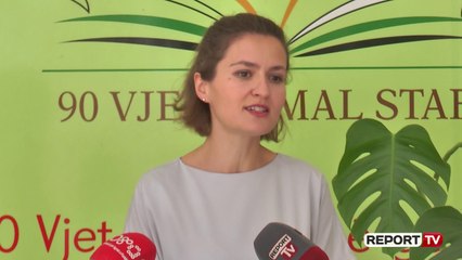 Скачать видео: Shahini: Reduktuam 300 klasa kolektive, 220 mijë nxënës përfituan libra falas