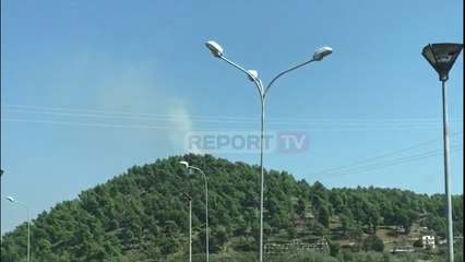 Bie zjarr në 'mushkërinë' e Elbasanit, flakët në Krastë rrezikojnë depon kryesore të furnizimit uje
