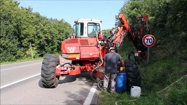 Lons-le-Saunier: opération forage dans la côte de Montaigu