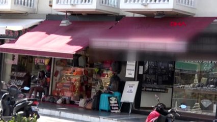 Muğla gezgin kuyumcunun darp edilme anlarını iskoç turistler kameraya çekti