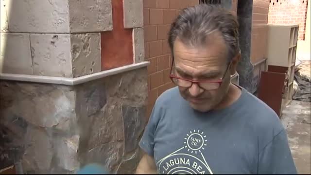 Los vecinos de Orihuela vuelven a sus casas para retirar el lodo y evaluar daños