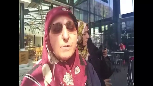 AKP binası önünde eylem yapmalarına izin verilmeyen anneler T24'e konuştu: Biz anne değil miyiz?